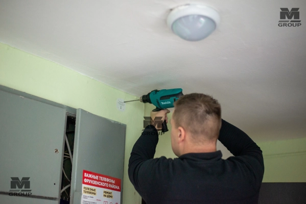 Установка камеры в подъезде ВМ Групп